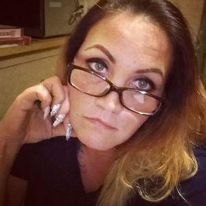 Meet your Posher, Crystal